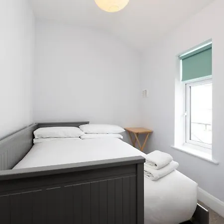 Semesterbostad Super 2-bed House 5 Min To Harcourt Tram Stop Dublin